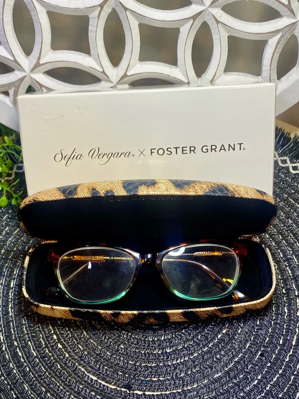 Foster Grant Sofia Vergara Leopard‎ Glasses W/ Case (Selling As Frames Only)
